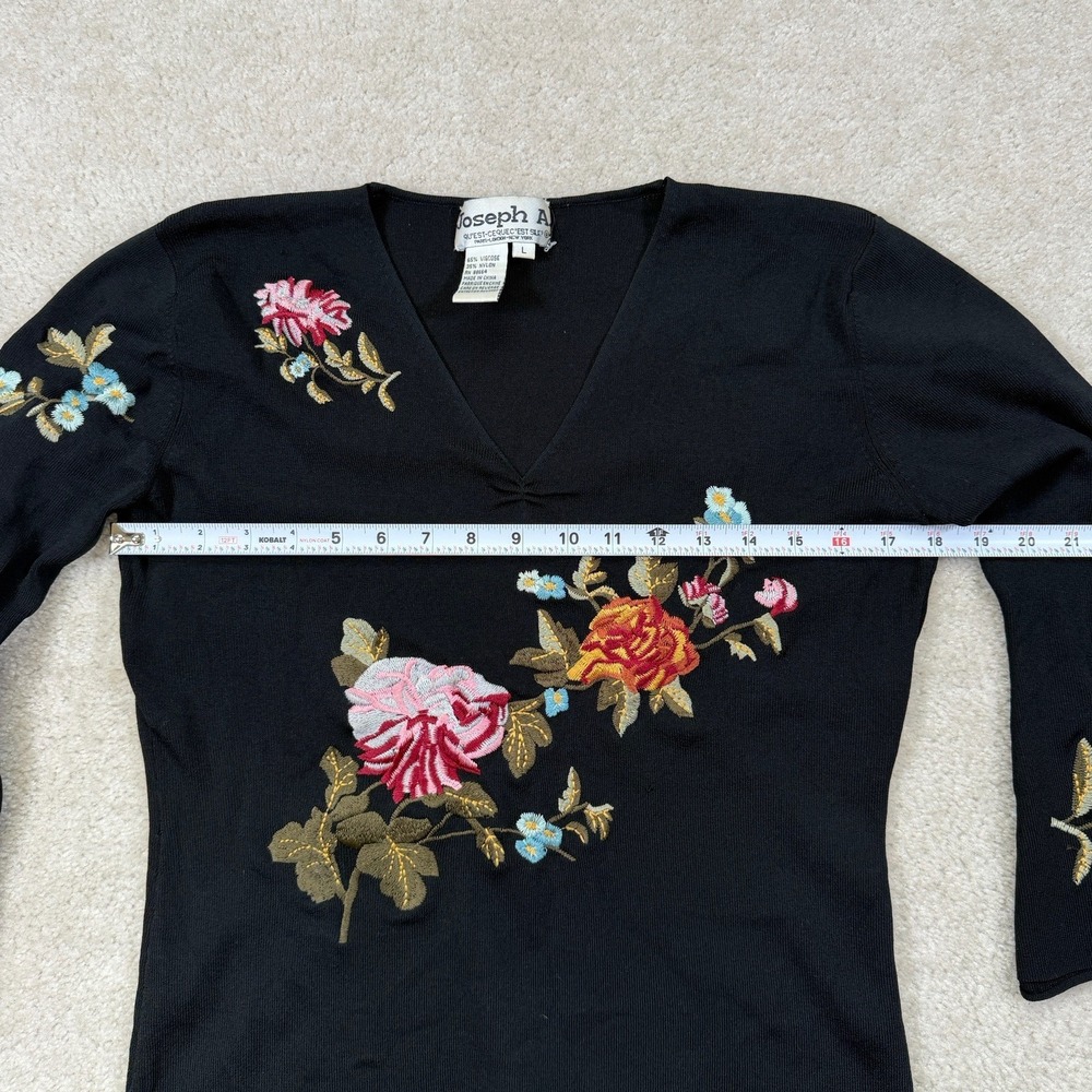 Vintage Joseph A.  V-Neck Floral Embroidered Sweater Womens Large Black Roll Hem - Picture 4 of 10